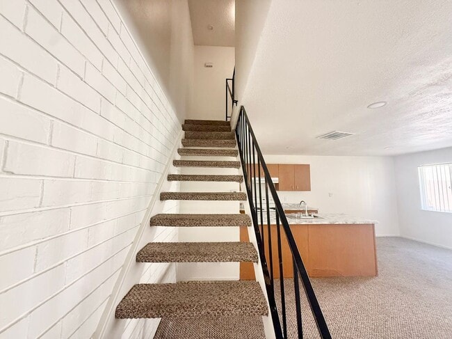 Building Photo - 2205 Palisade Ave