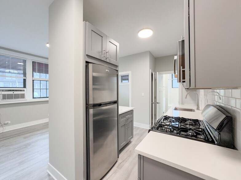 Building Photo - 373 Hazel Ave