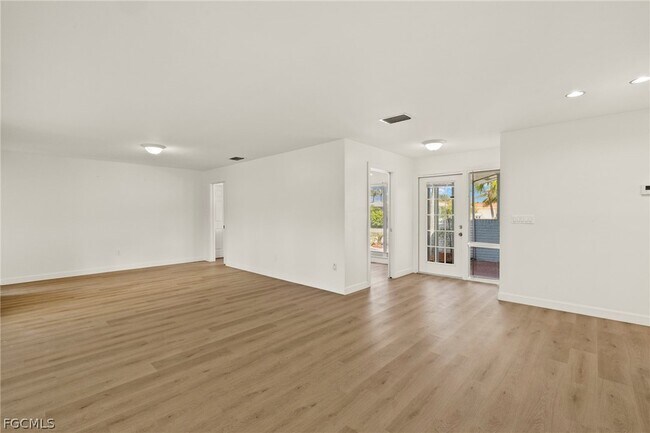 Building Photo - 5738 SW 1st Ct