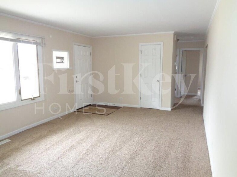 Building Photo - 447 Talala St