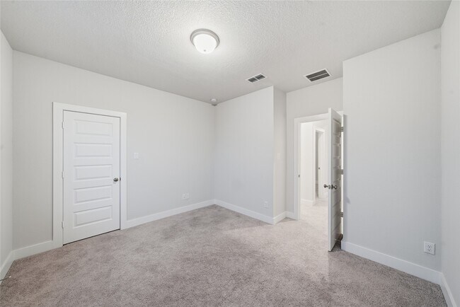 Building Photo - 31719 Hatcher Grv Ln