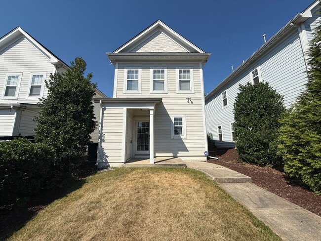 Building Photo - **OFFERING REFUNDABLE APPLICATION FEES & $150 MOVE IN PROMOTION** Modern 2BD, 2.5BA Raleigh Home ...