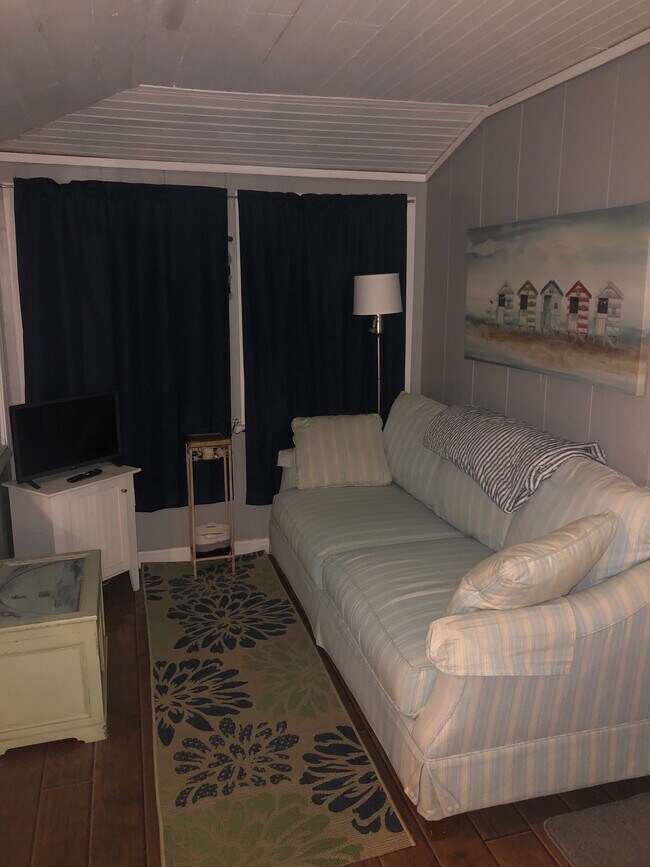 Porch w/2nd small TV - 11 W View Ln