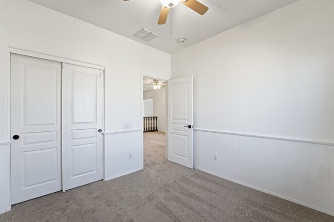 Building Photo - Beautiful 3-bedroom, 2-bathroom residence in the lively city of Mesa, Arizona!