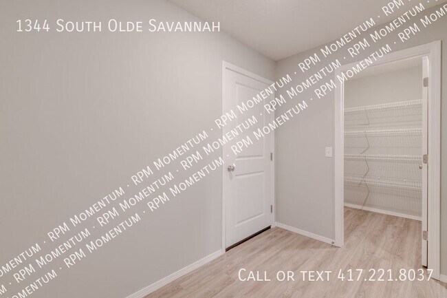 Building Photo - 1344 S Olde Savannah Ave