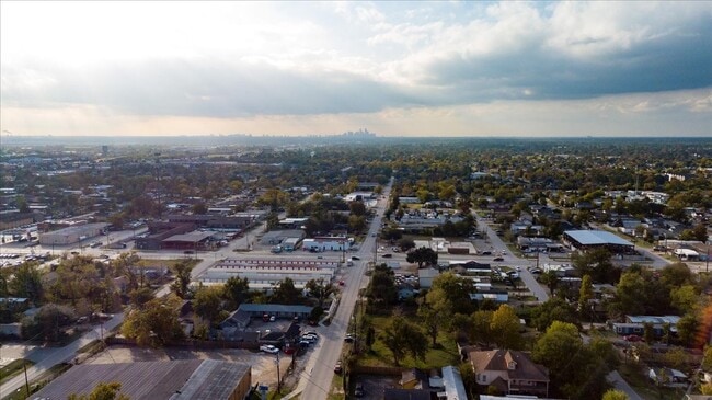 Building Photo - 13928 Bandera St