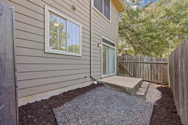 Building Photo - 4501 Whispering Valley Dr