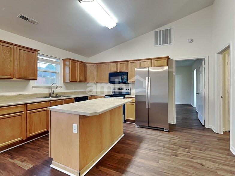 Building Photo - 102 Parkgate Ct