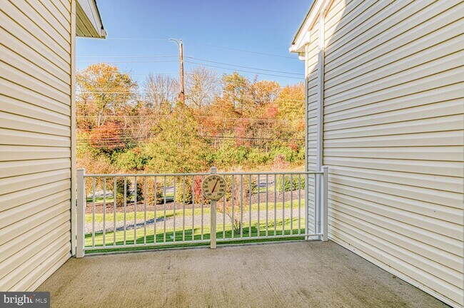 Building Photo - 1802 Schindler Dr