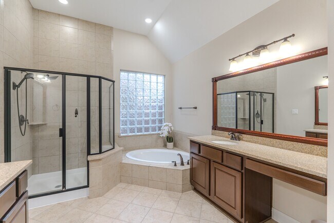 Building Photo - 34 Danby Place