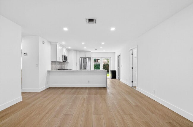 Building Photo - 4896 Neros Dr