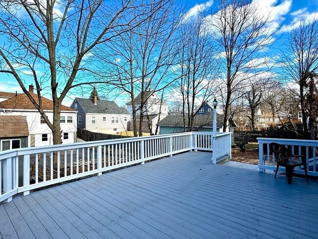 Building Photo - 98 Safford St