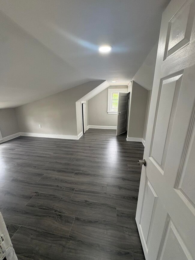 Building Photo - 28 Beechwood Pl