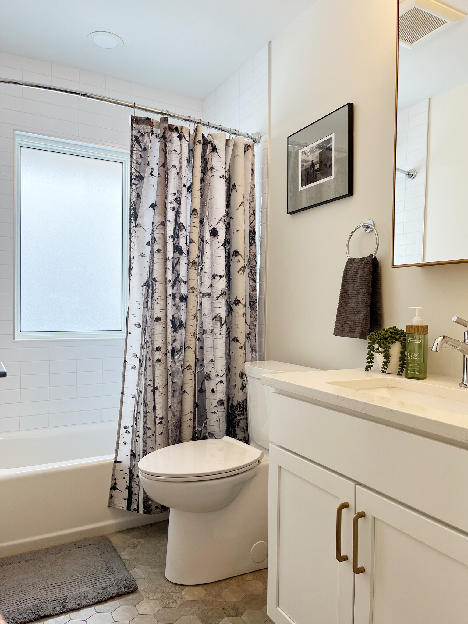 MAIN LEVEL BATHROOM - 21 Sheridan Ave S