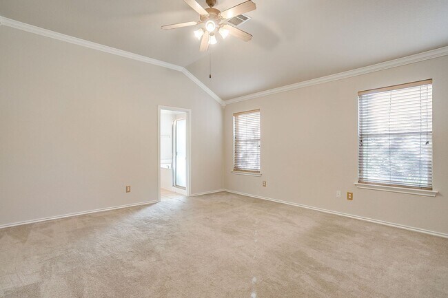 Building Photo - Beautiful Corner Lot Home in North Arlington-  3 Bed, 2 Bath- Ready for New Tenants- Arlington ISD