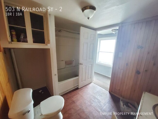 Building Photo - Available Now! 1 Bedroom / 1 Bathroom in T...