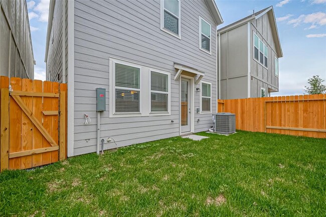 Building Photo - 4103 Split Ivy Dr