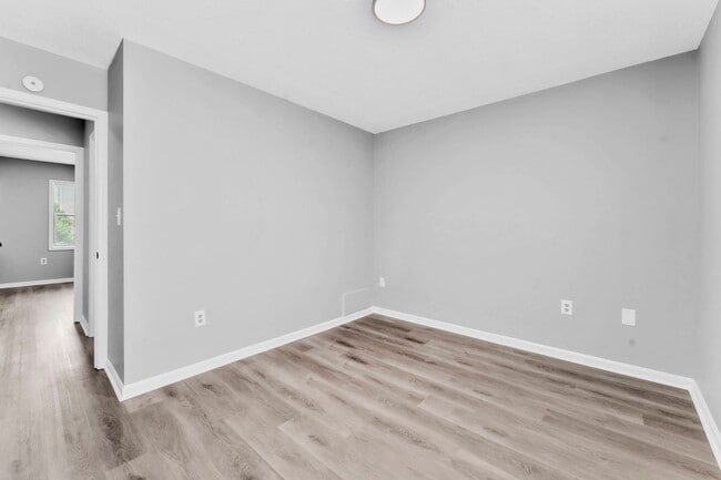 Building Photo - NEWLY RENOVATED 2- & 3-Bedroom Townhomes in Downtown Spartanburg!