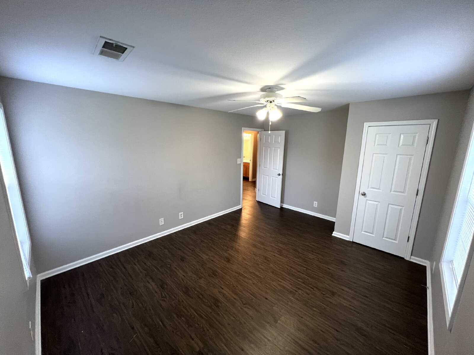 Building Photo - 9103 Pembroke Oak Grove Rd