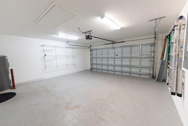 Building Photo - 3651 SW Dellamano St