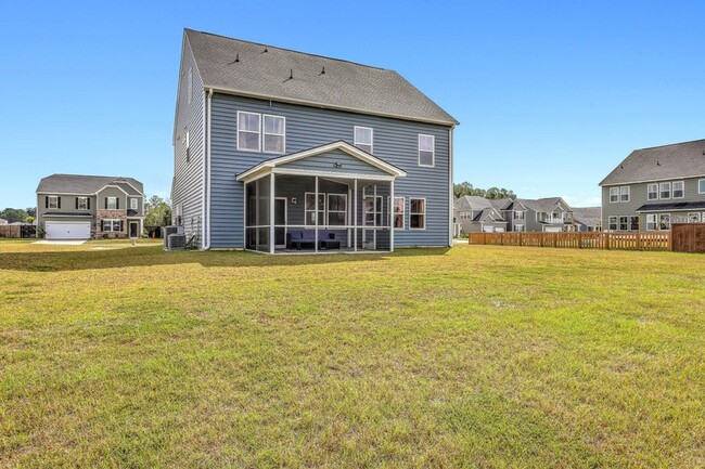 Building Photo - 6 Bedroom, 4.5 Bathroom Home in Cane Bay - Summerville