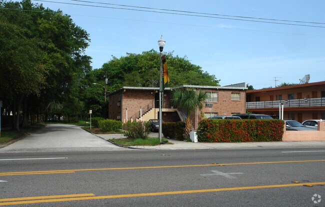 Primary Photo - 600 4th St N