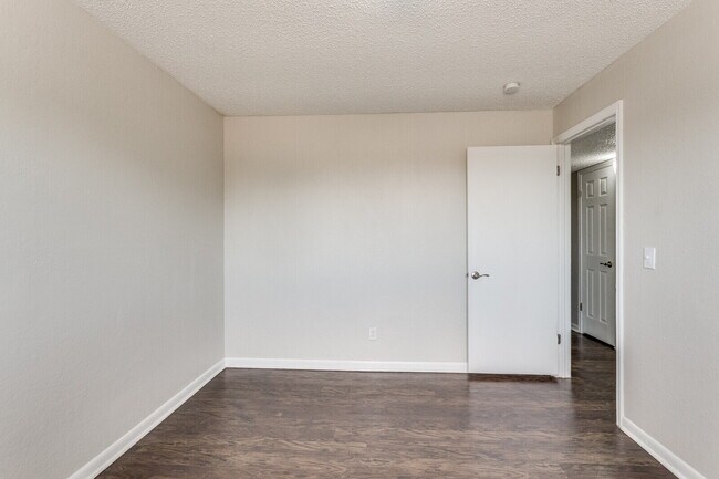 Building Photo - Best Value 2BR in Moore - Up to $1000 Move in Special!