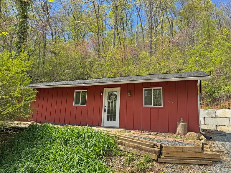 Private Location in Beautiful Western Albemarle - Two Cottages on this Beautiful Mountainside 5 Acre - 7942 New Hope Rd