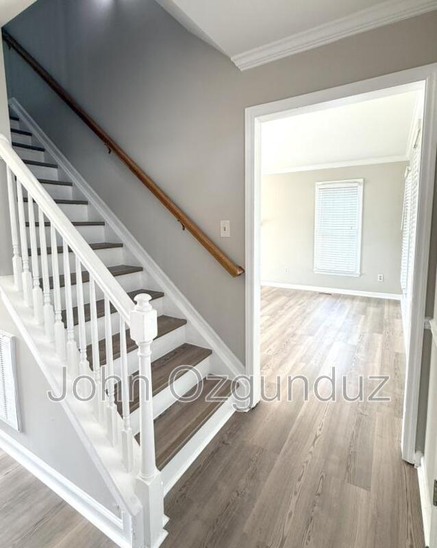 Building Photo - 804 Falling Wind Ct