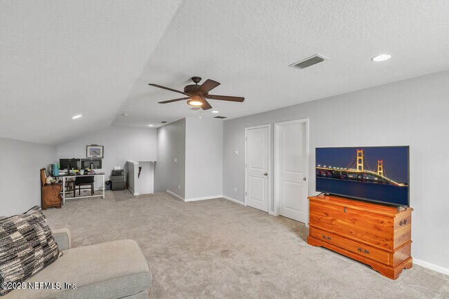 Building Photo - 268 Hutchinson Ln