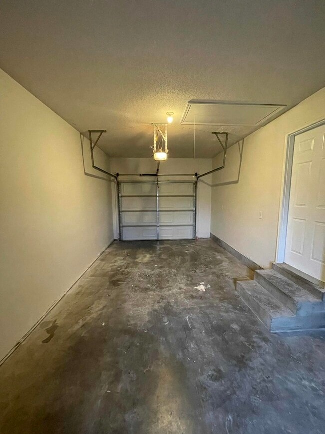 Building Photo - 1005 Peachers Mill Rd