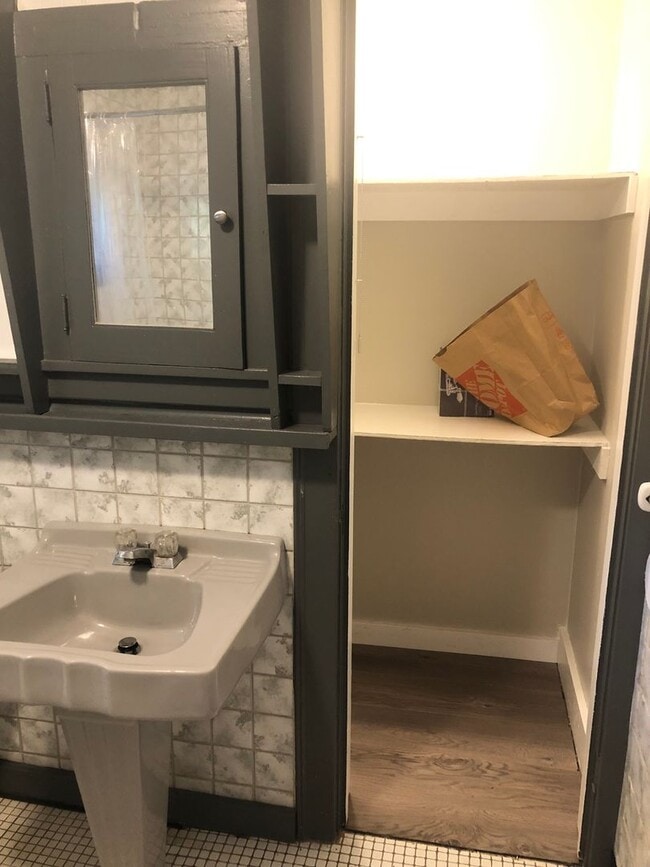 Building Photo - Lovely 4 Bedroom Liverpool Home