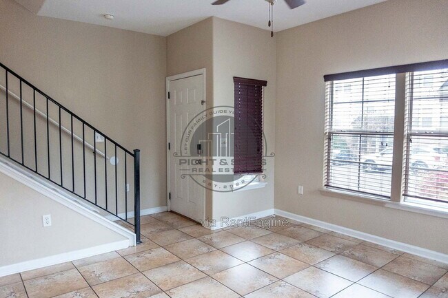 Building Photo - 2291 Del Carmel Way