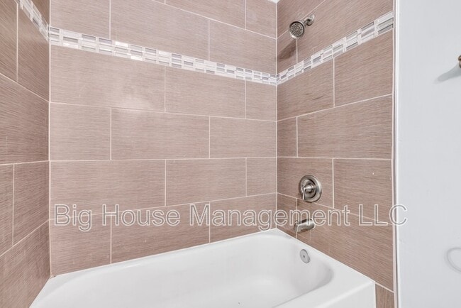 Building Photo - 4536 Reeves Pl