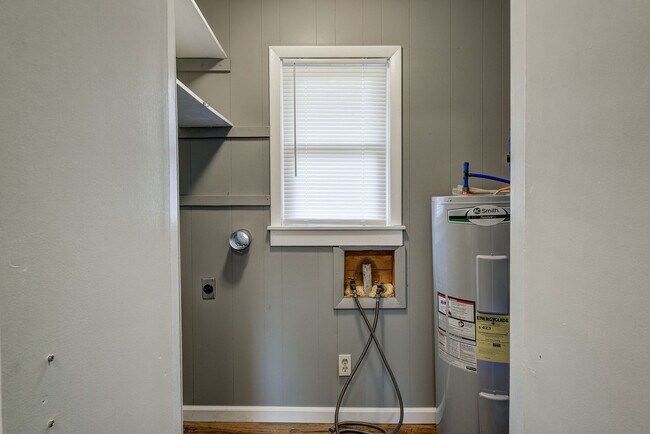 Building Photo - Newly Renovated 3 Bedroom Rental in Johnso...