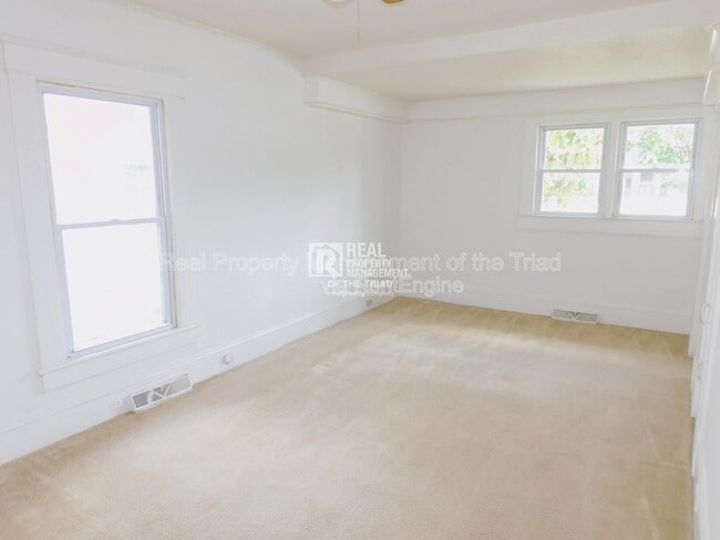 Building Photo - 1407 Gorrell St