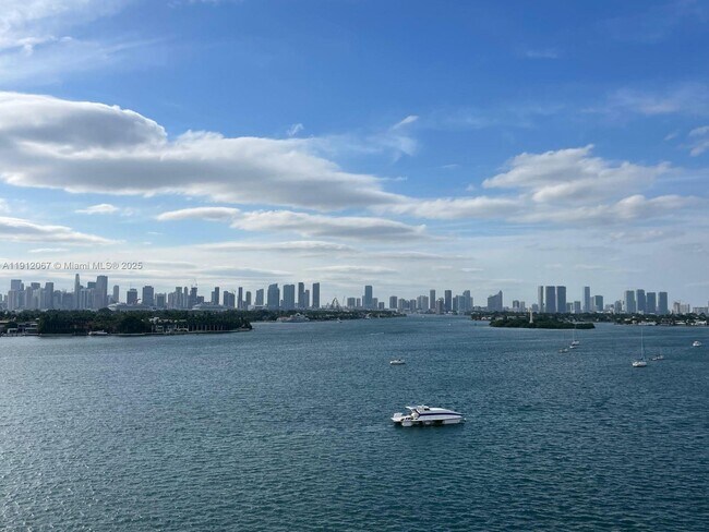 Building Photo - 1000 West Ave