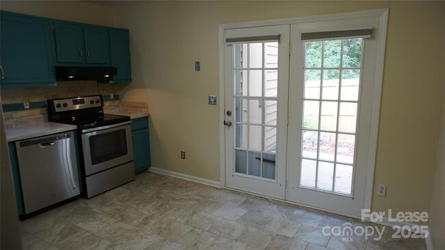 Building Photo - 8306 Summerglen Cir