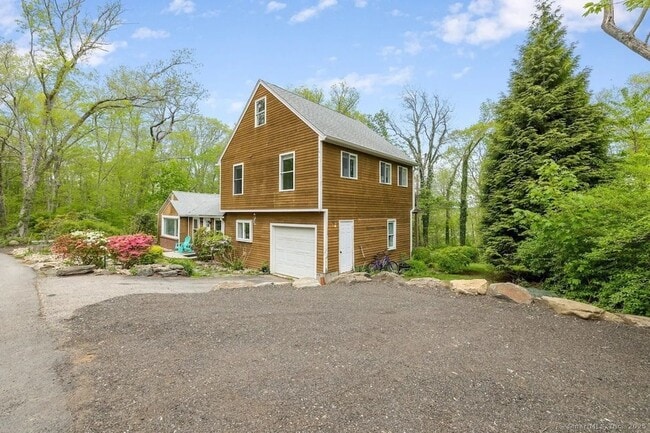 Building Photo - 50 Longwood Dr