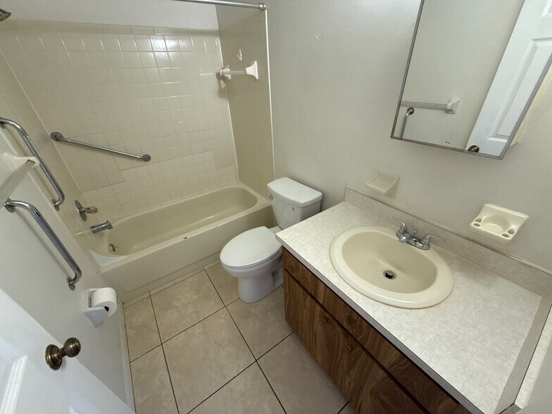 Building Photo - 2535 E Marco Ct