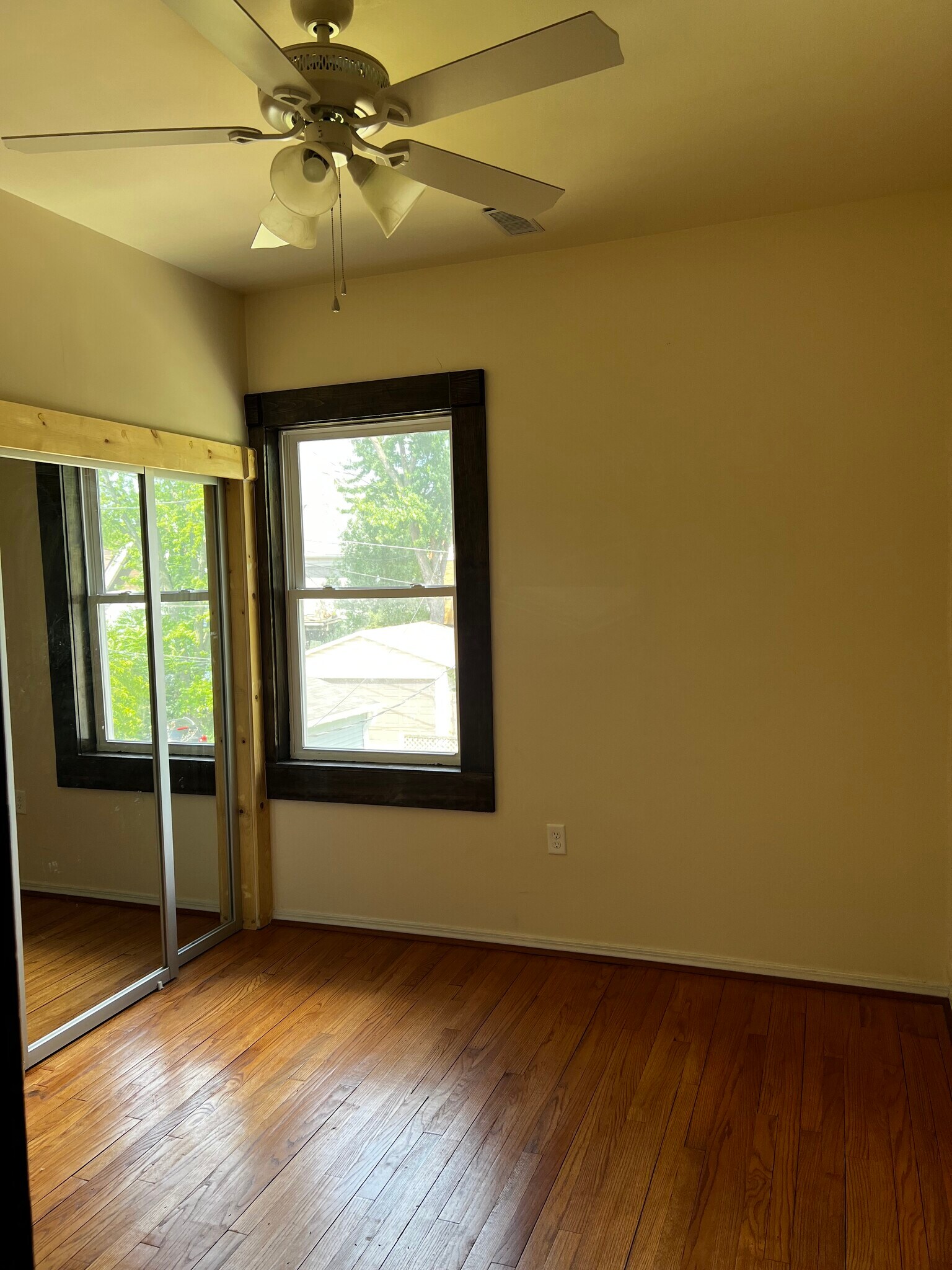 Building Photo - 522 N 33rd St