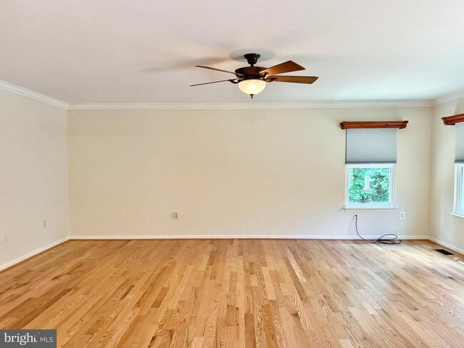 Building Photo - 53 Crestwood Ln