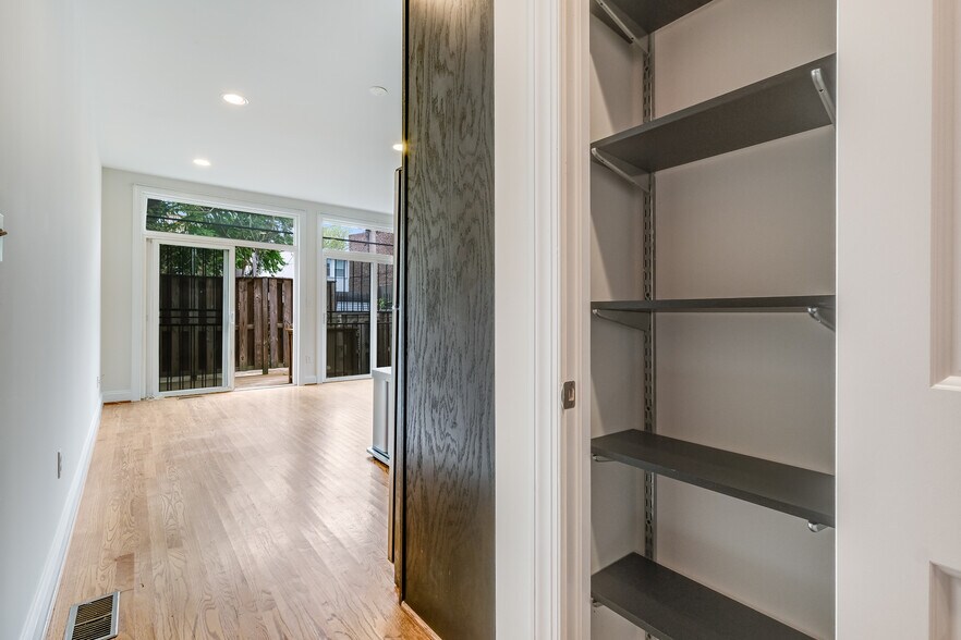 Building Photo - 440 Warner St NW