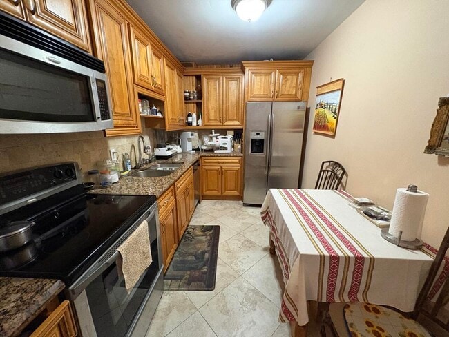 Building Photo - 3450 S Ocean Blvd