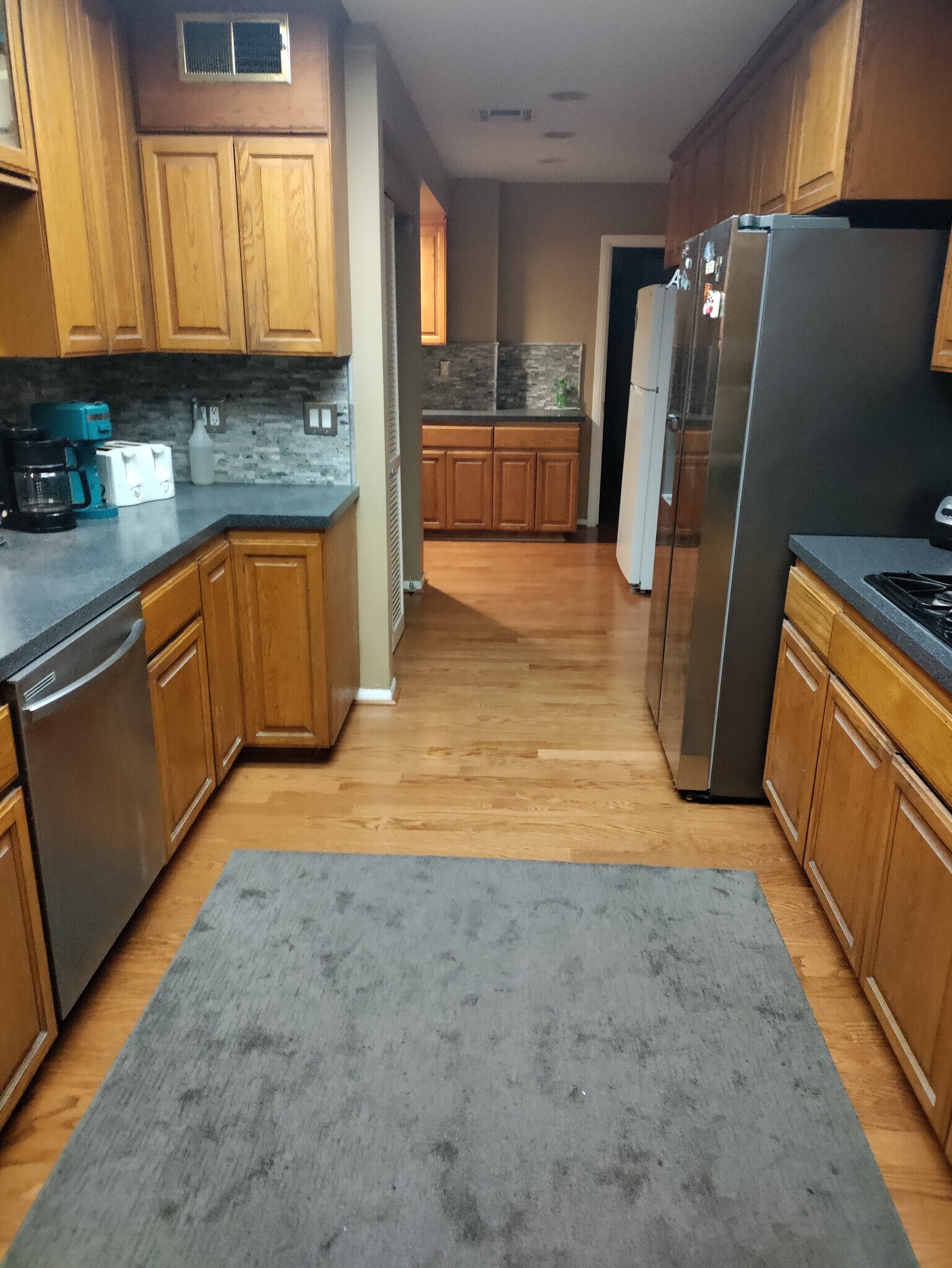 Kitchen - 19251 Oxnard St