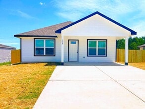 Building Photo - 340 Rd 5105