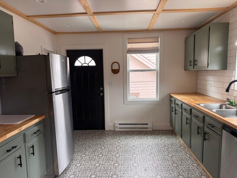 Kitchen & Back Exit - 858 W Silver St