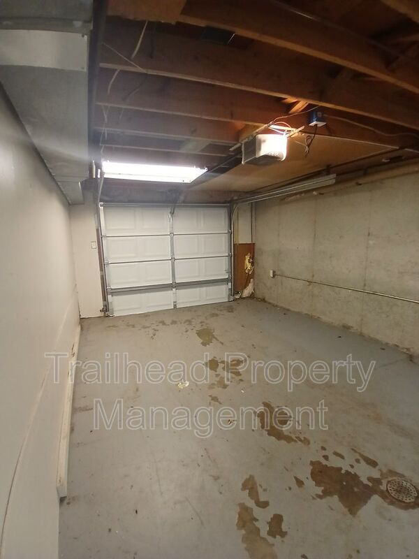 Building Photo - 1026 SW Kingscross Rd