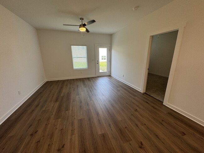 Building Photo - 73 Tall Sky Ln
