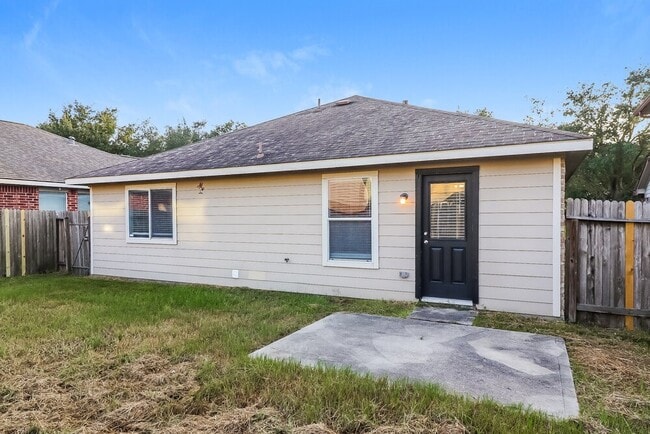 Building Photo - 18018 Iris Edge Way